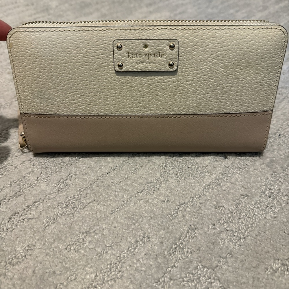 Kate Spade two tone cream wallet